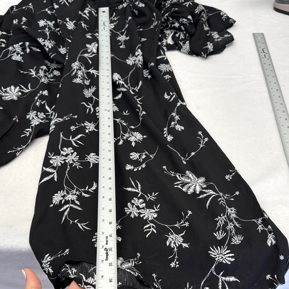 AUW Off Shoulder Capri Jumpsuit Floral Wide Leg Lined Black White 16 Flowy - Picture 12 of 13